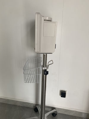 आईसीयू कक्ष में शरीर के स्वास्थ्य का पता लगाने के लिए 12.1 इंच डिस्प्ले के साथ पीएम-9000ई+ मल्टी पैरामीटर पेशेंट मॉनिटर